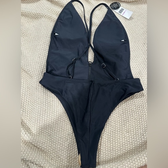 Carmen Marc Valvo NEW🔥 Black Halter One-Piece Swimsuit - Picture 3 of 9